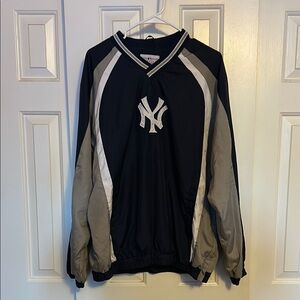 Men's Black and Gray Jacket